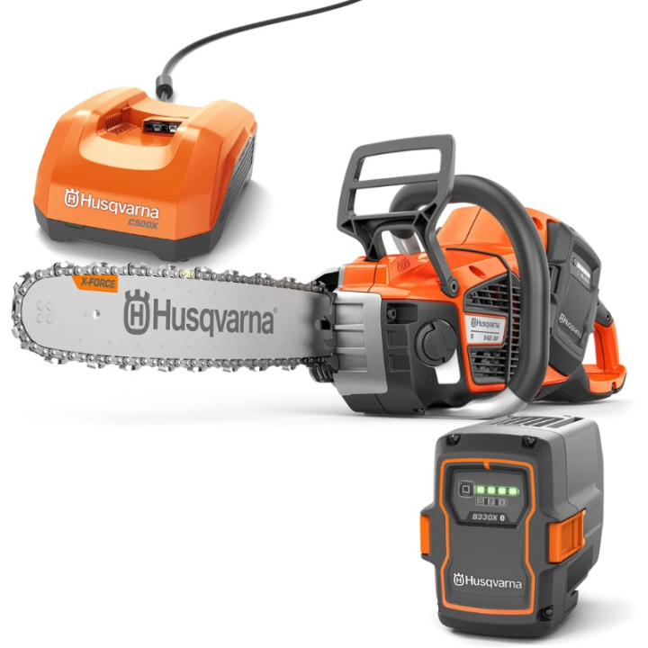 Husqvarna 542i XP® sisältää akun ja laturin ryhmässä Husqvarnan metsä- ja puutarhatuotteet / Husqvarna Moottorisahat / Akkukäyttöiset sahat @ GPLSHOP (9706470)